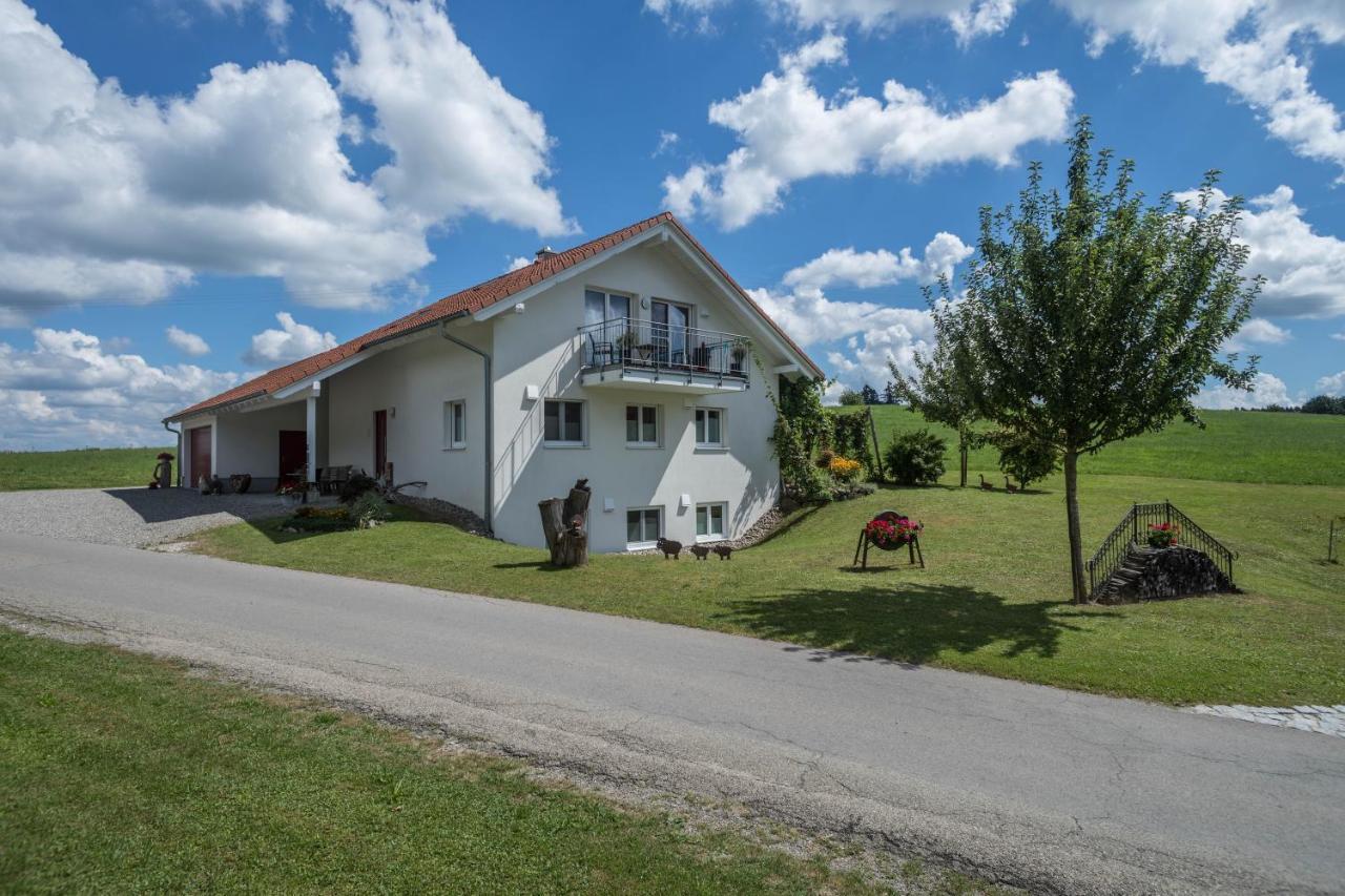 Ferienhof Weber Wohnung Fichte Нойкирх Экстерьер фото